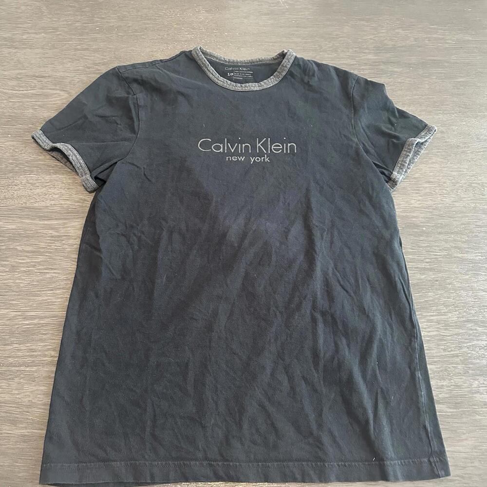 Small Vintage Calvin Klein Women’s Tee